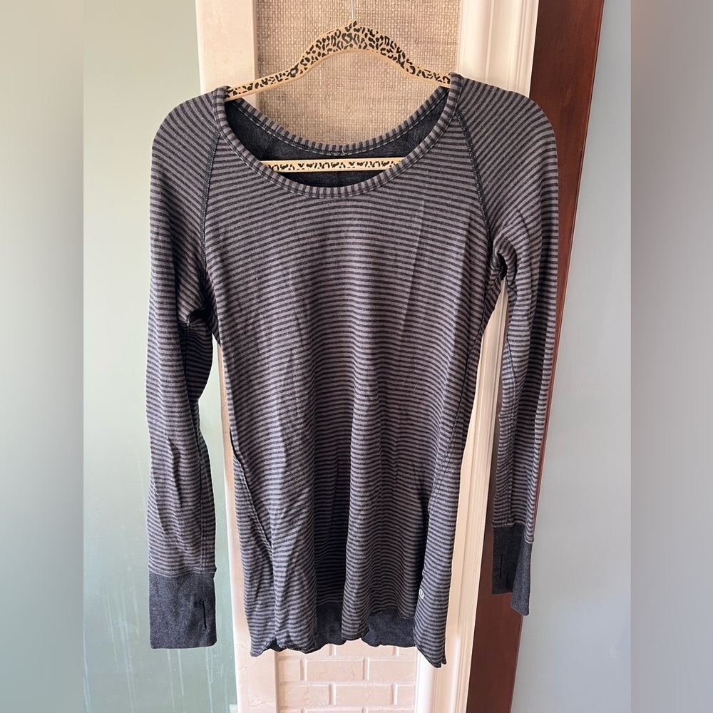 lululemon athletica Black and Gray Striped Top size 8 or 10. More like a 10